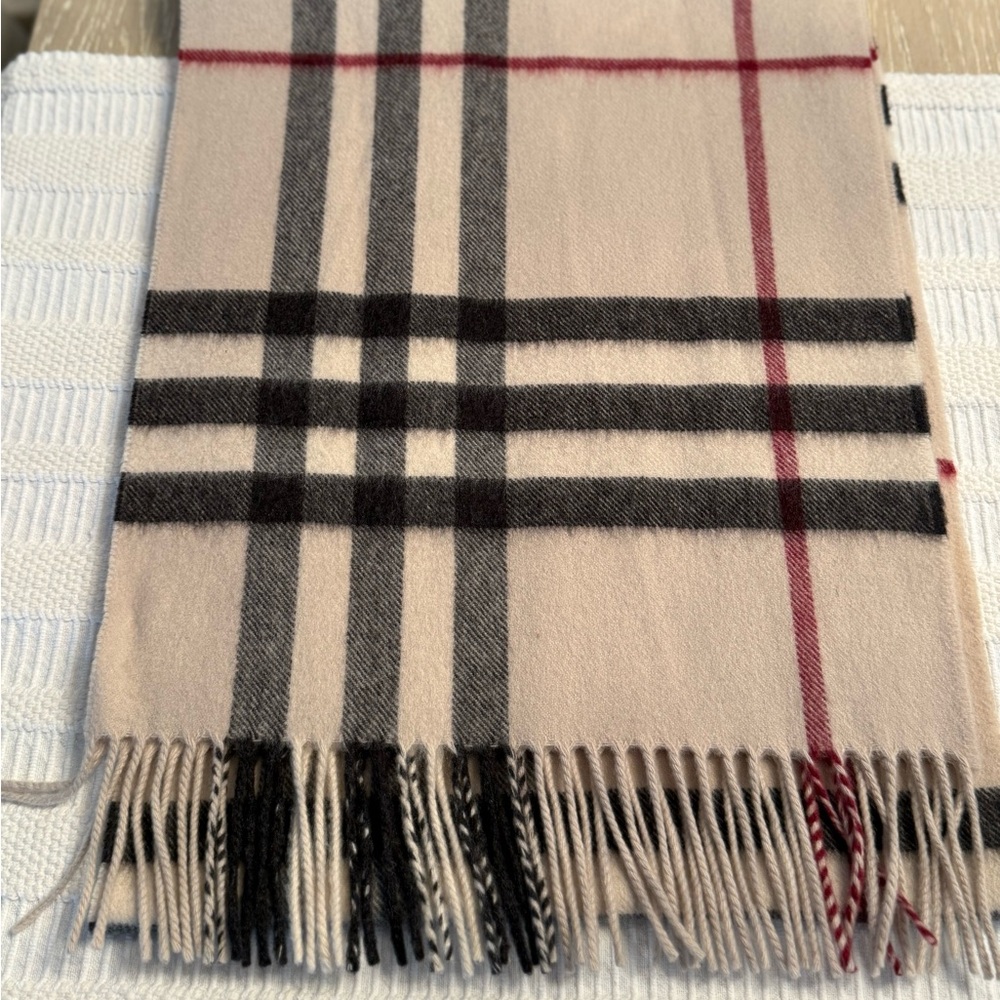 Authentic Burberry Classic Check Cashmere